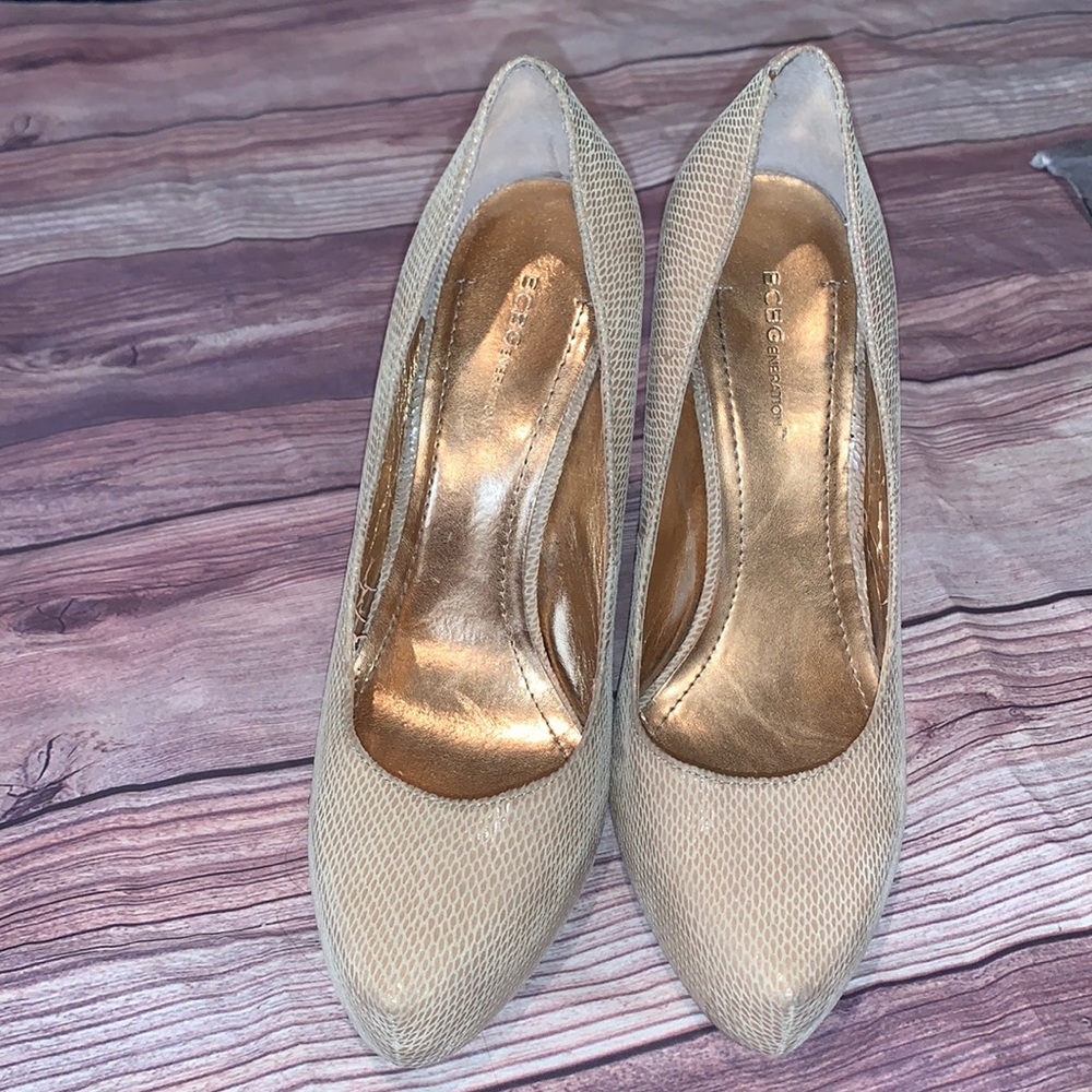 BCBG HIGH HEALS SHOES SIZE 10